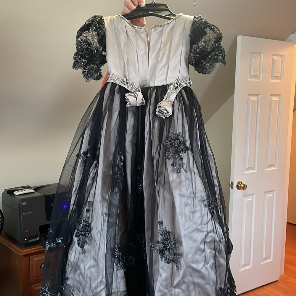 Dress - Picture 2 of 3